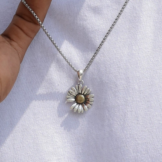 Daisy Necklace