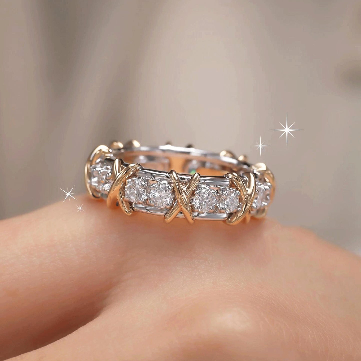 Round Cut Zircon Ring